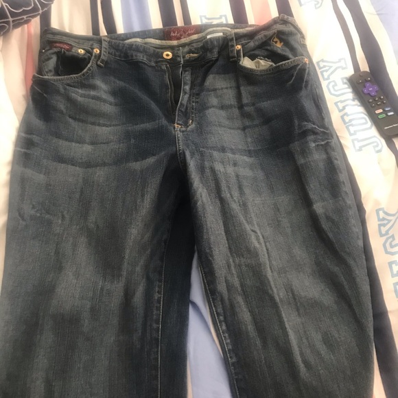 Lady’s pants - Picture 1 of 2